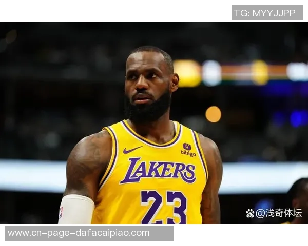 詹姆斯助力八村频频攻筐展现默契配合引发球迷热议